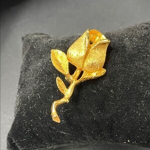 2.4.26-5 Dubarry Fifth Avenue (Signed DFA) Vintage Goldtone Rose Flower Brooch